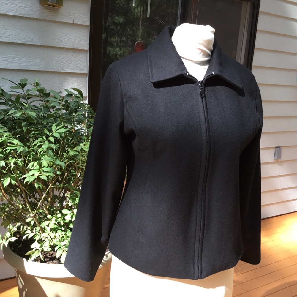 Black wool semi dress jacket size med